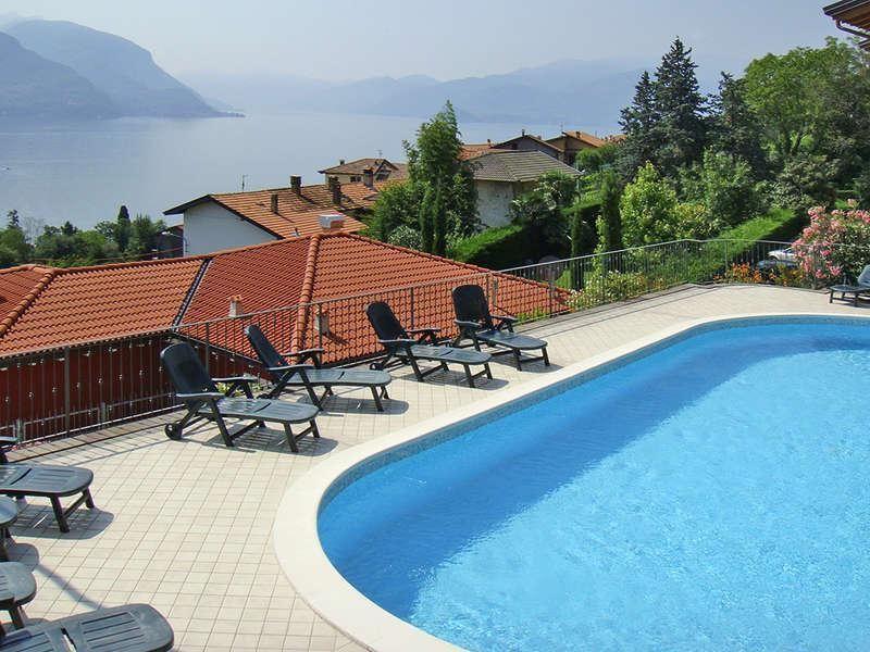 Residenza Romina Sleeps 8 With Pool- By Italian Apartments Rezzonico Номер фото